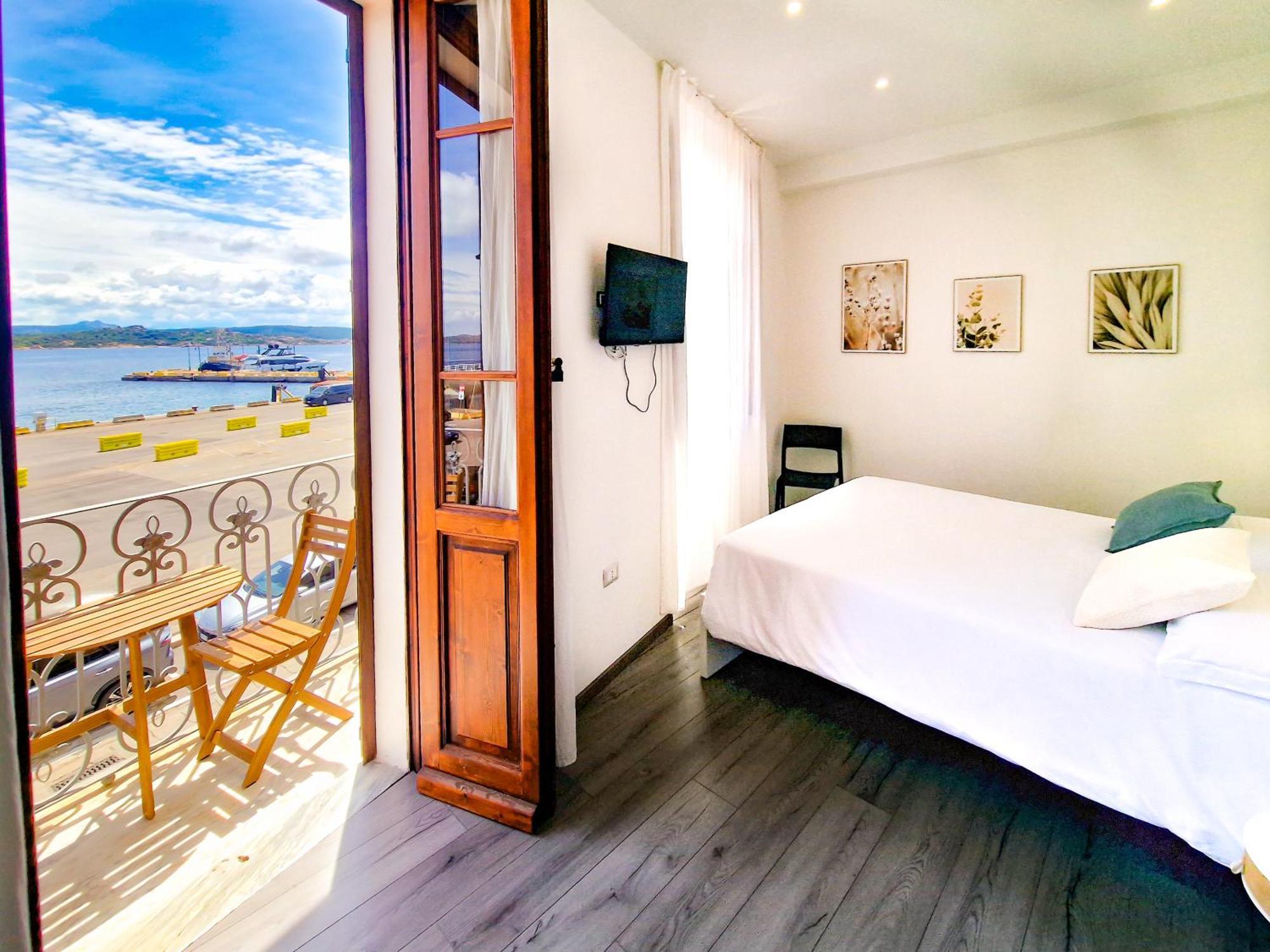 Il Caracolo Rooms La Maddalena  Eksteriør billede